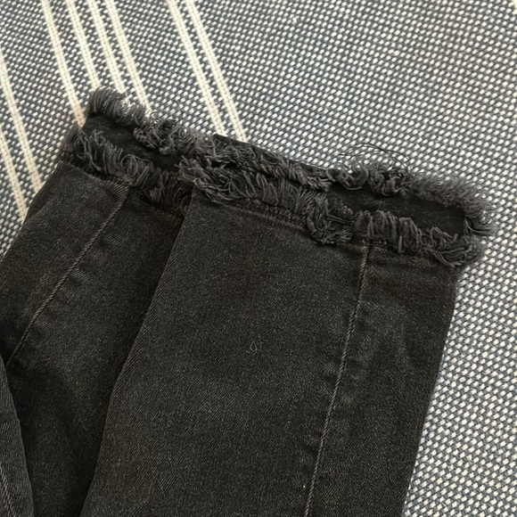 Black Low Rise Jeans with Frayed Hem - Picture 2 of 3